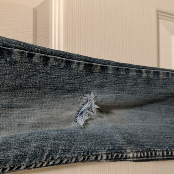Mudd Junior's Size 5 Distressed Low Rise Skinny Jeans - Picture 3 of 7